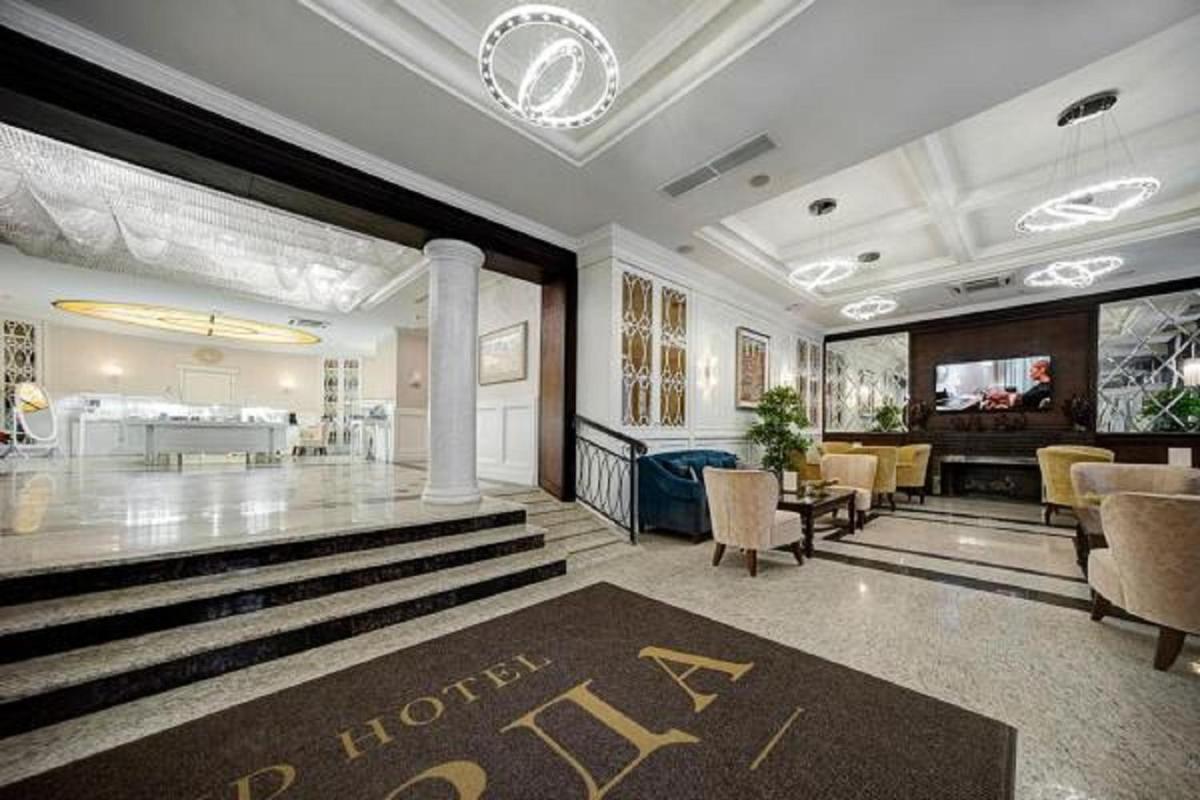 Grand Hotel Zvezda - Housity