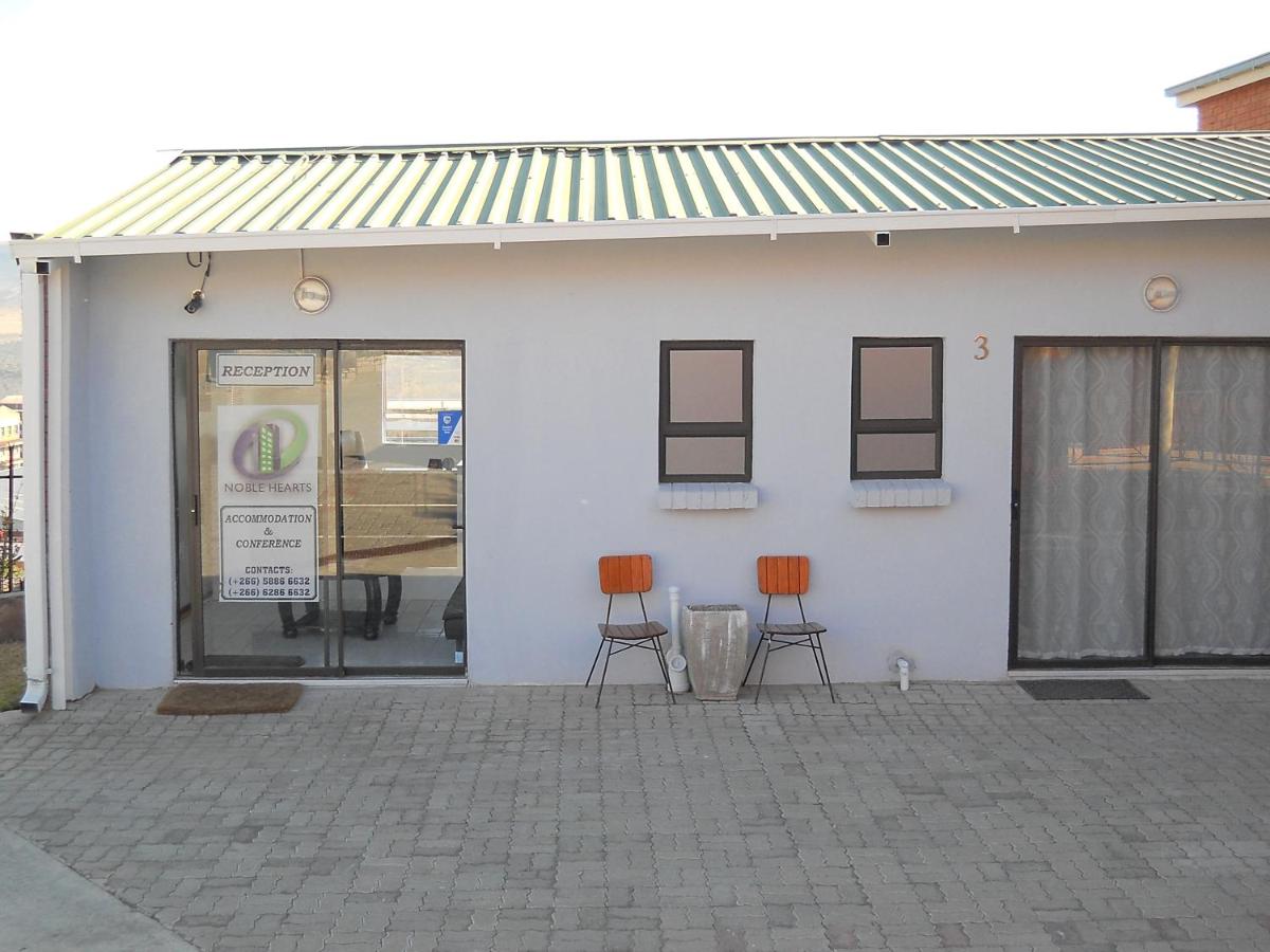 Noble Hearts Bed & Breakfast - Housity