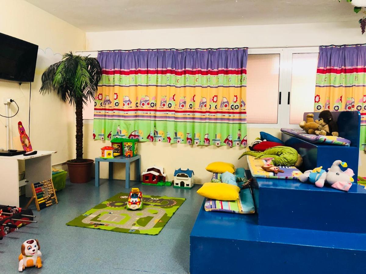 Club infantil en Regency Torviscas Apartments and Suites