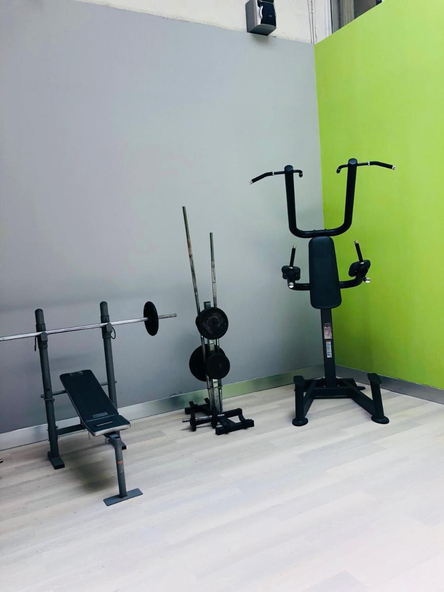 Gimnasio o instalaciones de fitness de Regency Torviscas Apartments and Suites