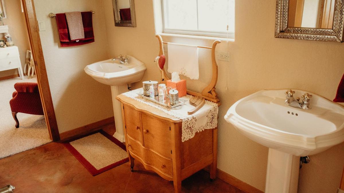 Casa del Rio Bed and Breakfast - Housity