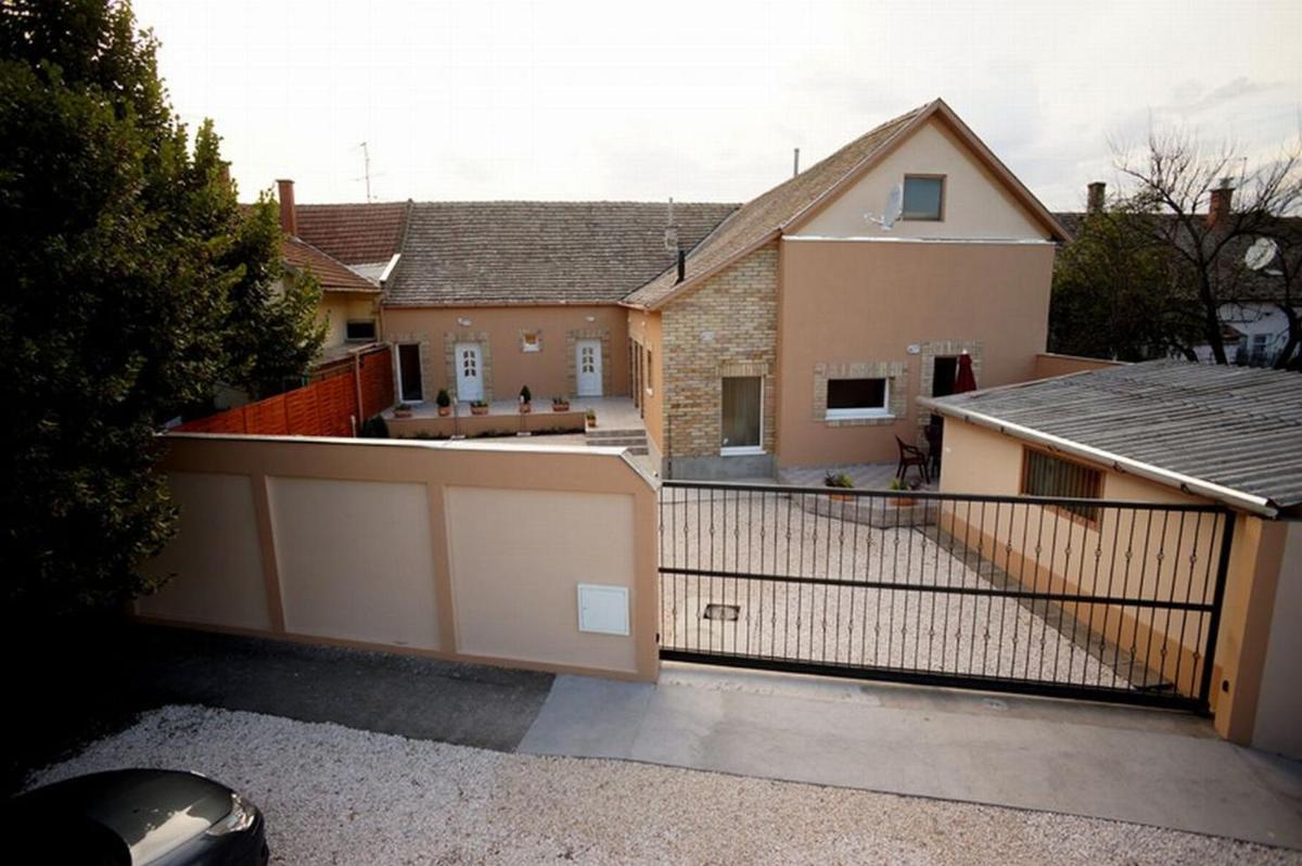 Borka Apartman - Housity