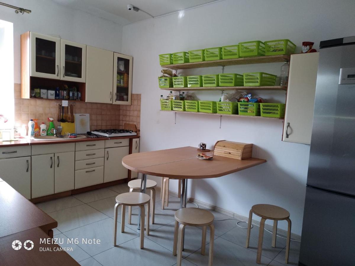 Bart House - Housity