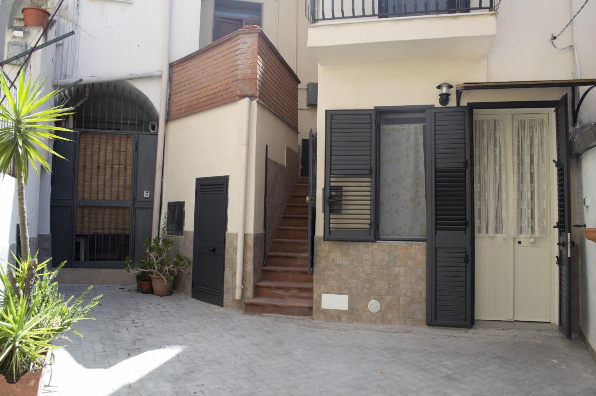 Bed and Breakfast La Volpe Rossa - Housity