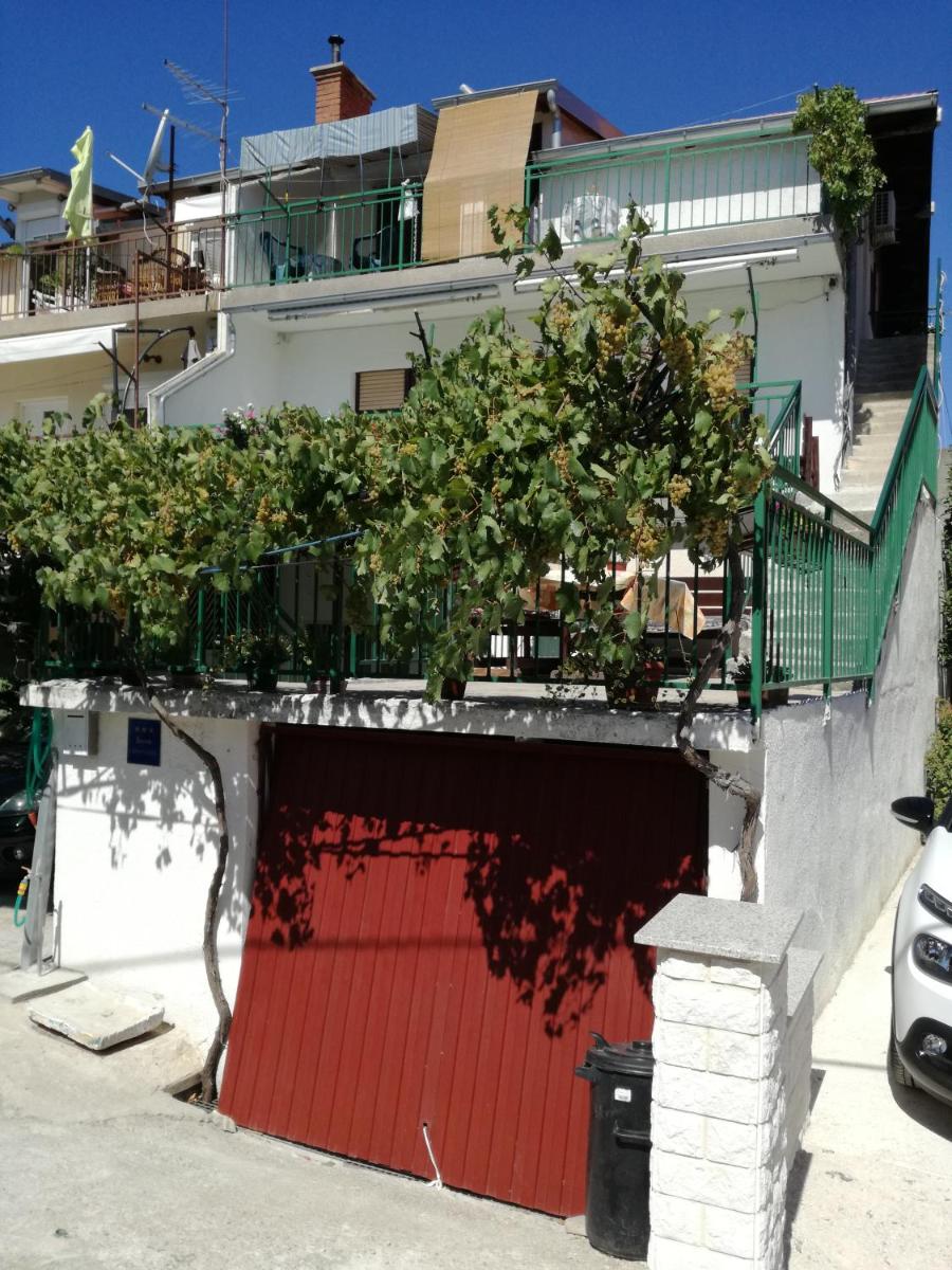 Apartmani Vodice - Housity