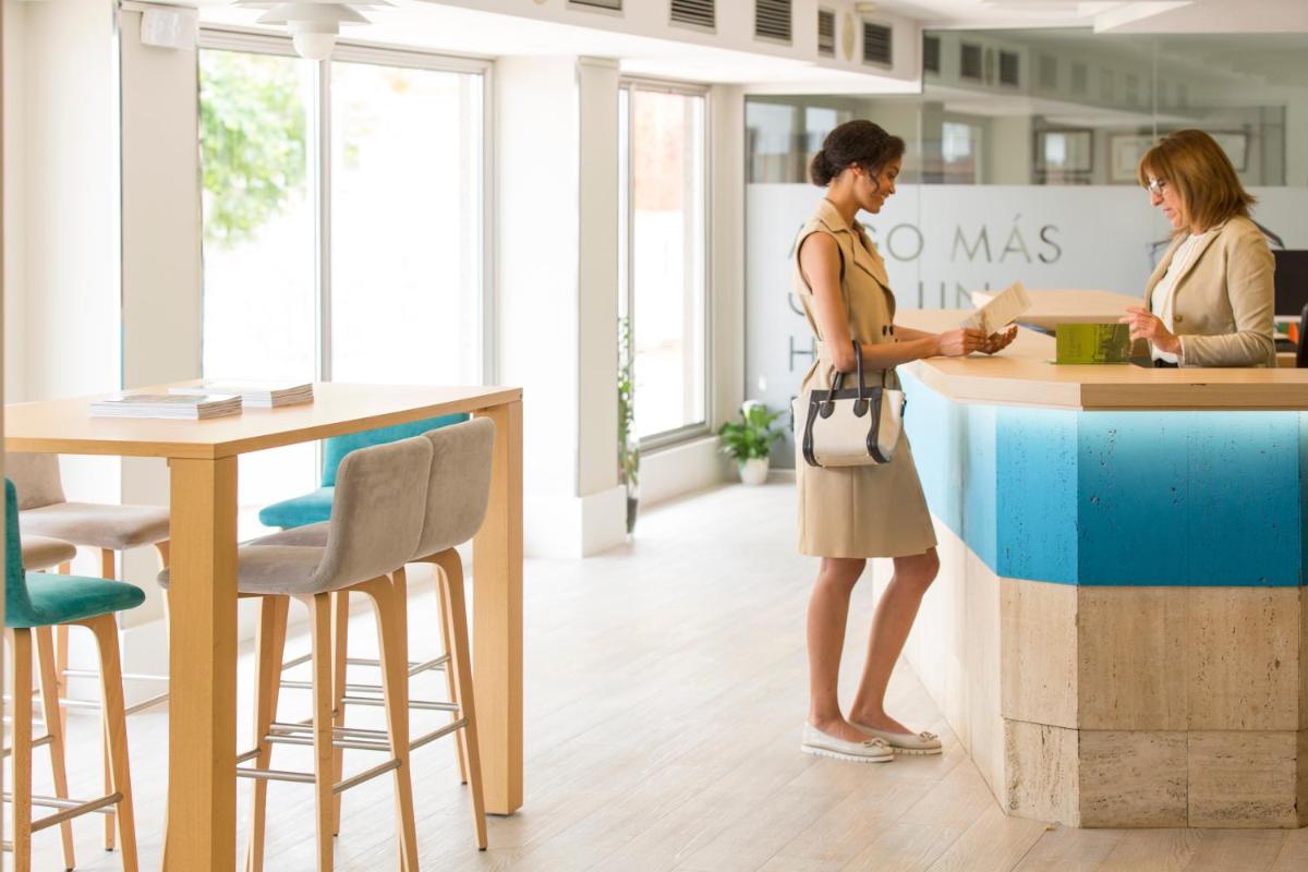 Clientes alojados en ARTIEM Capri