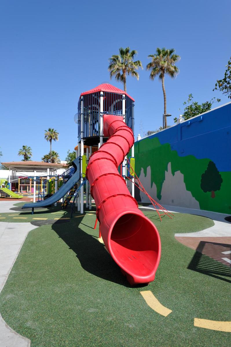 Zona de juegos infantil en Spring Hotel Bitácora
