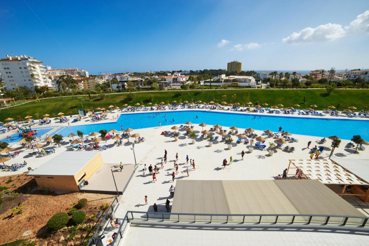 A piscina em ou perto de RR Alvor Baía Resort