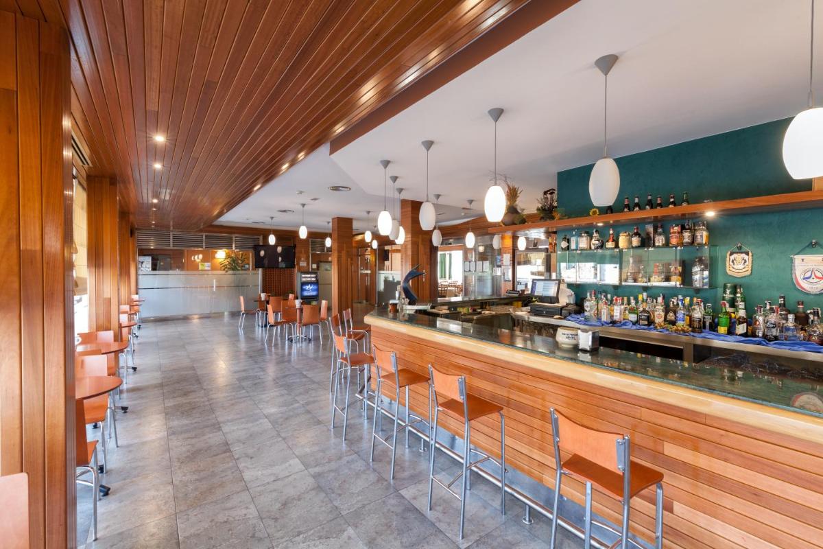 El salón o zona de bar de Hotel Balneario de Compostela