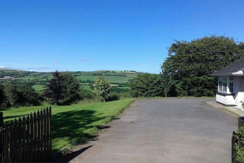 Relaxing Break at Coshel View - Housity