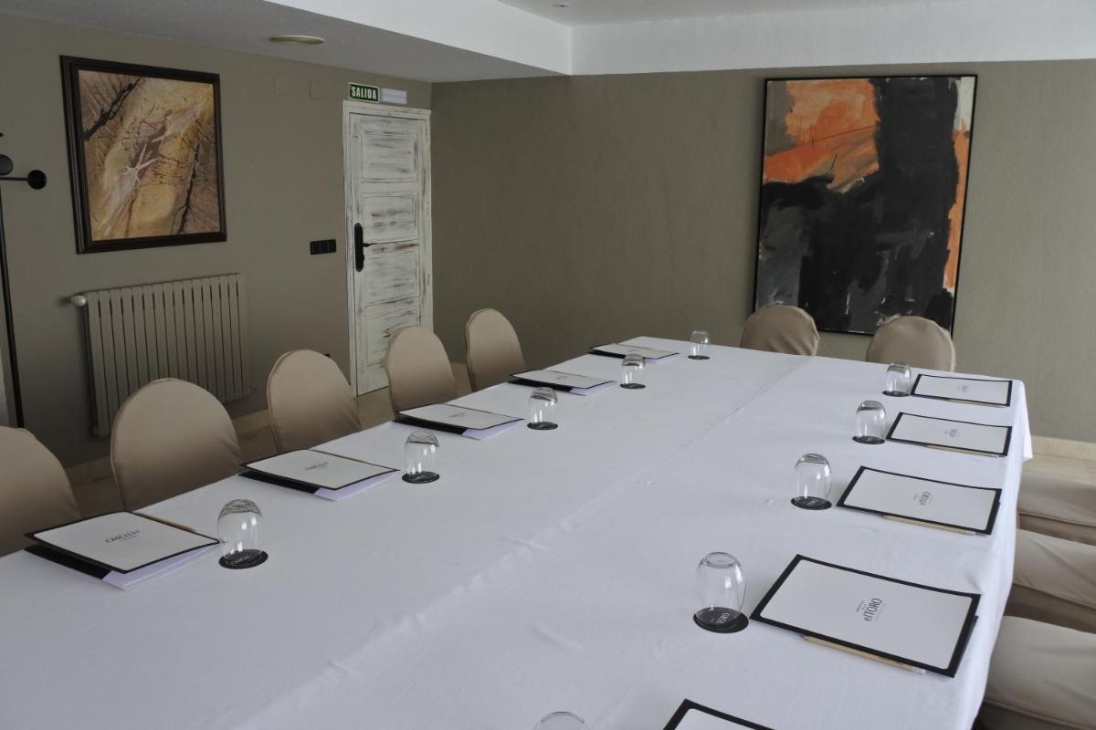Zona business o sala de conferencias en Hotel Luze El Toro