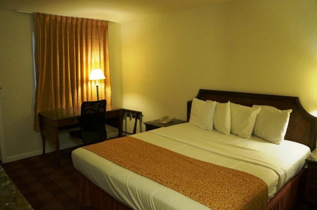 Waterford Inn - Housity