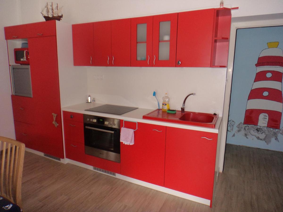 Boathouse Balatonlelle with Sauna - Housity