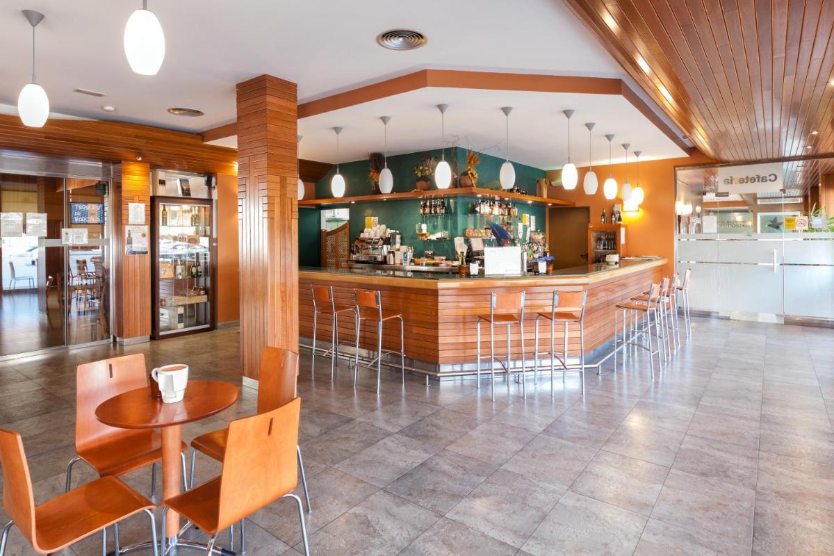 El salón o zona de bar de Hotel Balneario de Compostela