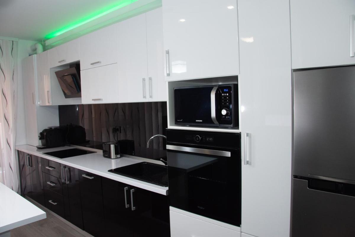 Modern minimalist apartment in Oradea - Housity