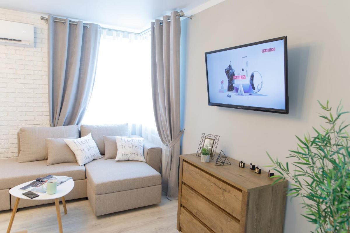 Studio Suite near Lake with Jacuzzi - Housity