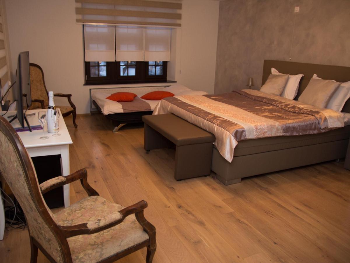 Au Manoir Des Vallees - Housity