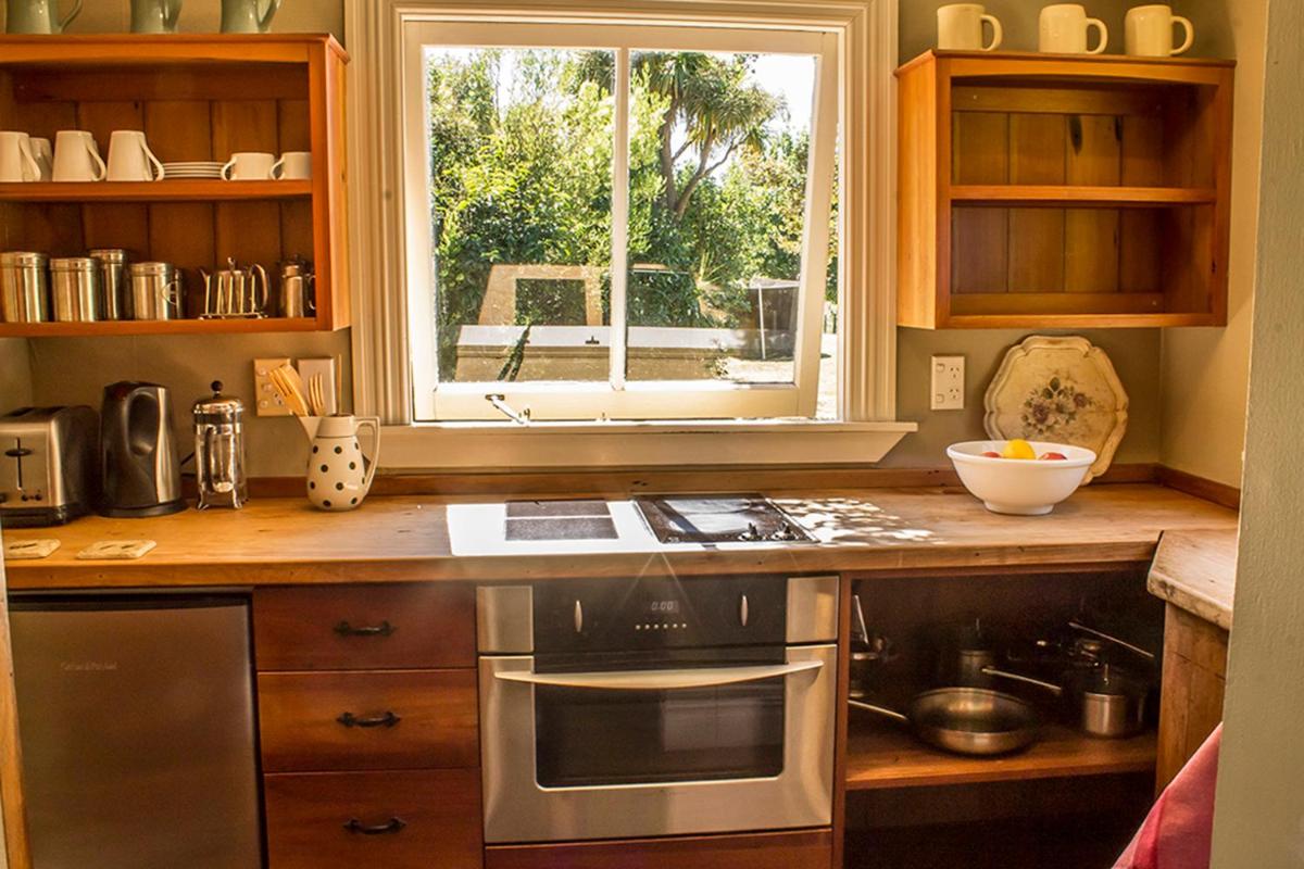 Secluded Haven Near Bush, Beach & Havelock North - Housity