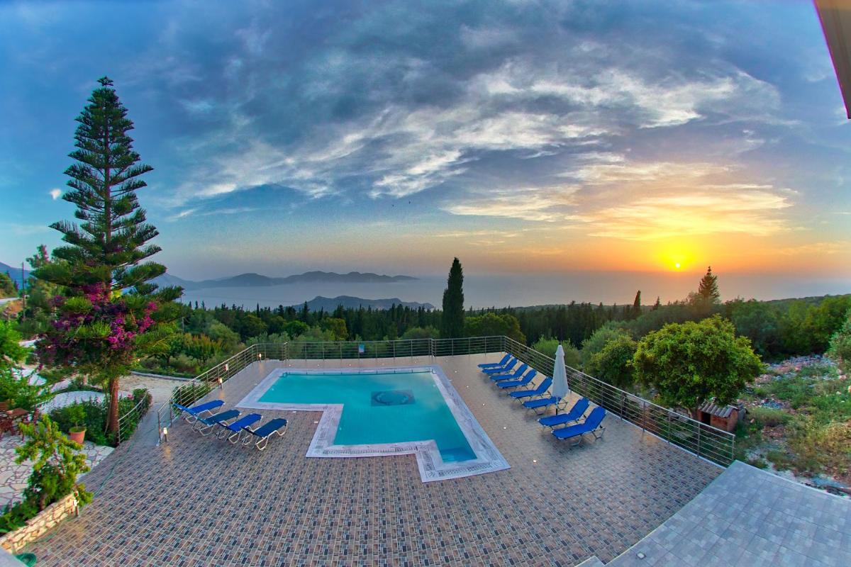Suitetrails - Studios Vrionis Panoramic Sunset