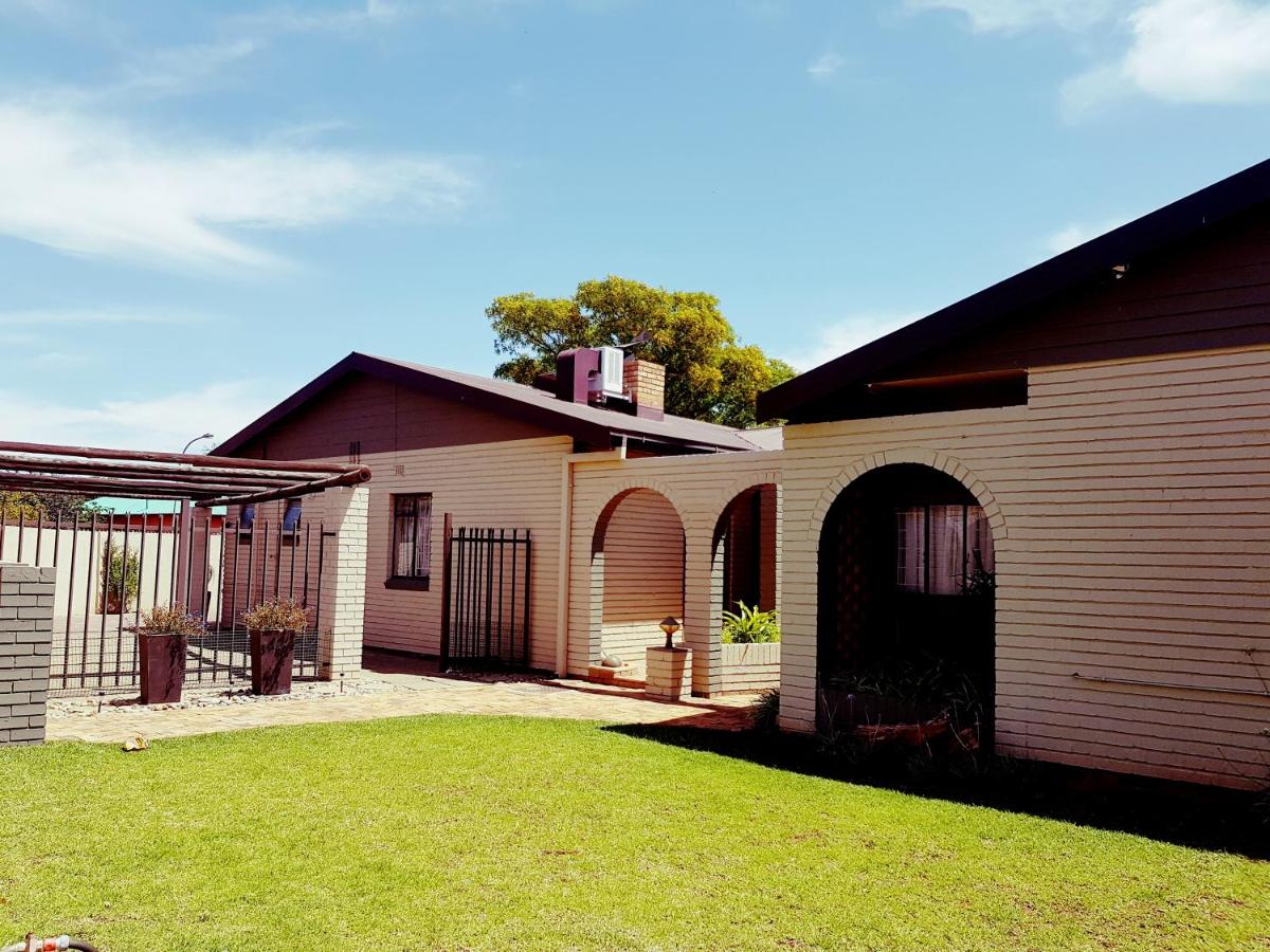 Mckala Guesthouse - Housity