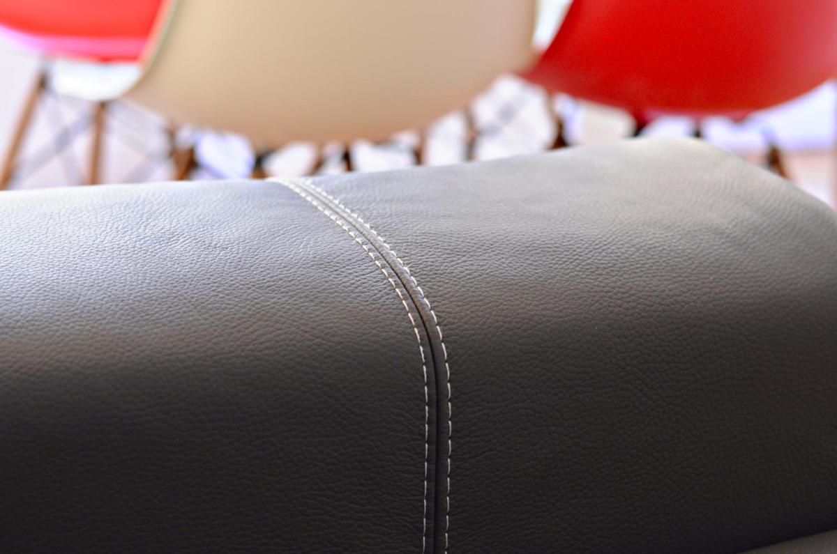 Quatre Chaises - Housity