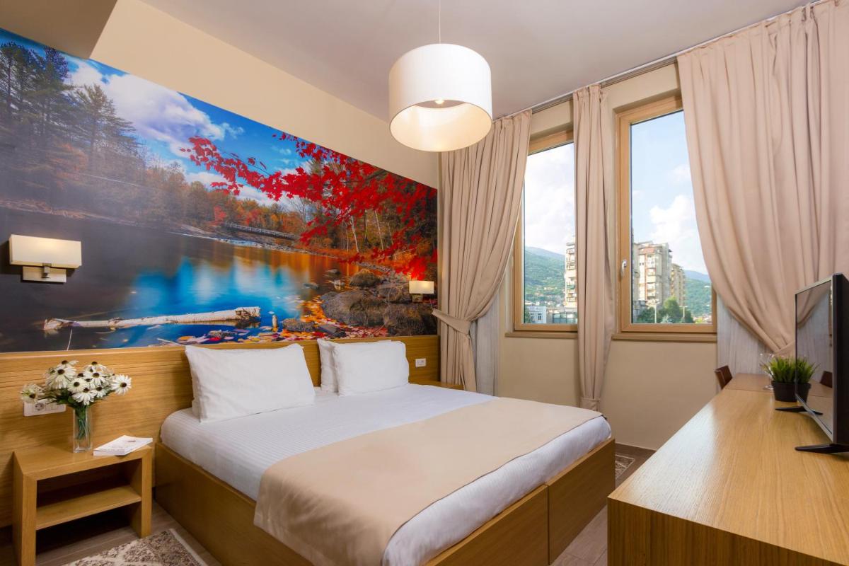 Hotel Lirak - Housity
