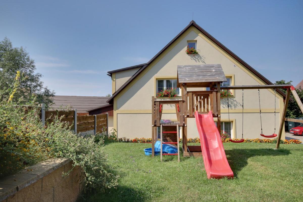 Guest House Pod Hájkem - Housity