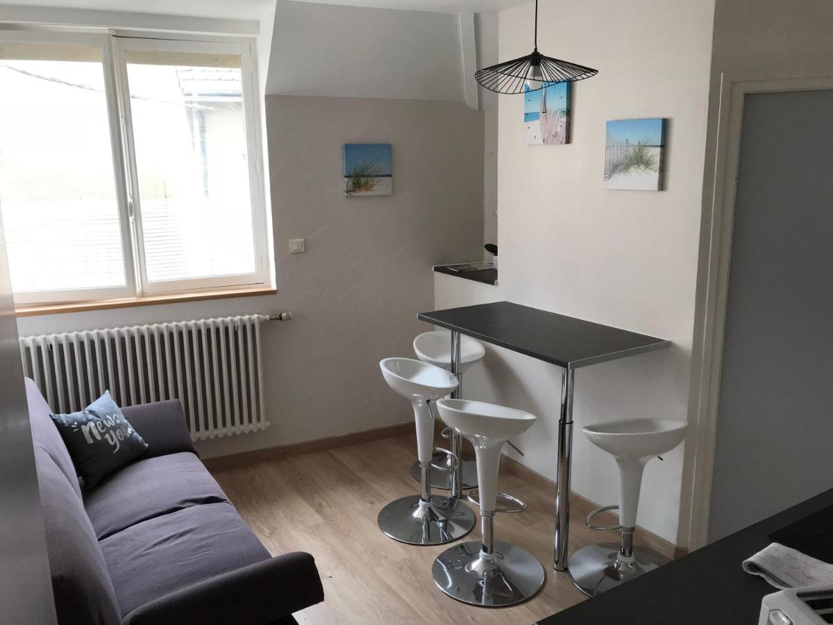 Lumineux T2 Vieille ville 3 pers parking gratuit - by La Source d'OrFée - Housity