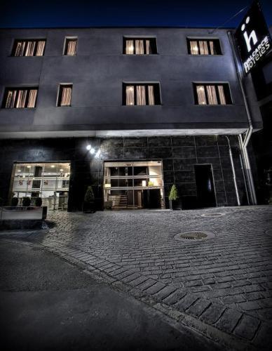 Hotel Valcarce León - Housity