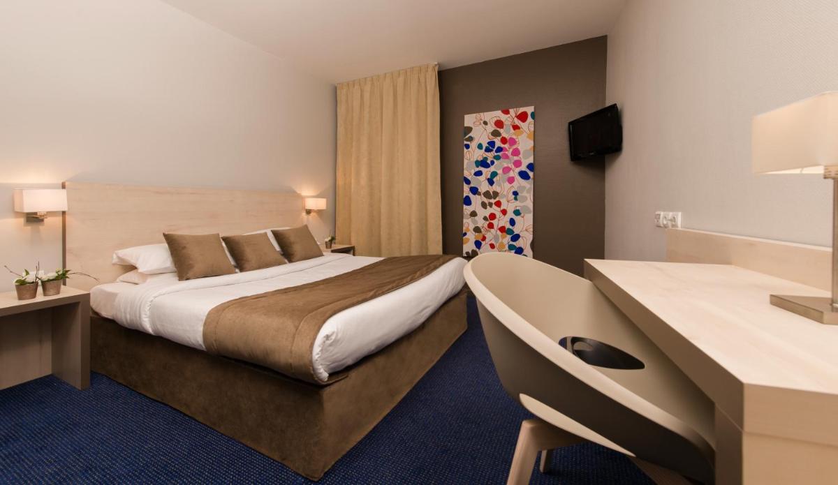 Hotel Ambotel - Housity