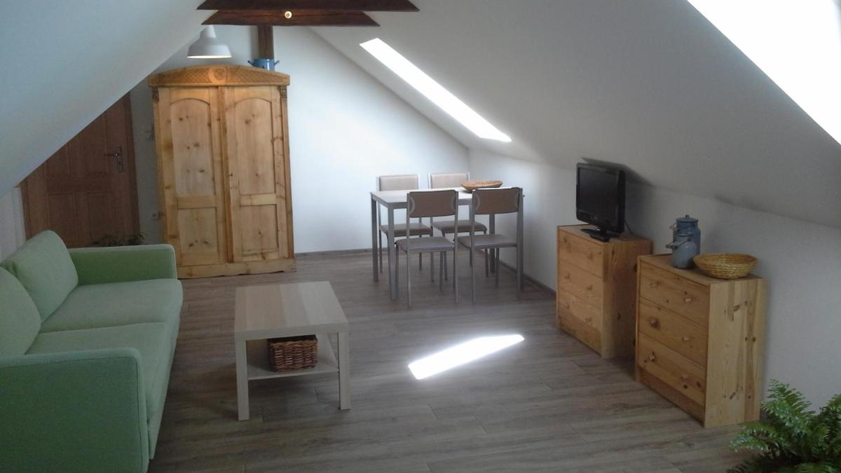 Písková Lhota 8 - Housity