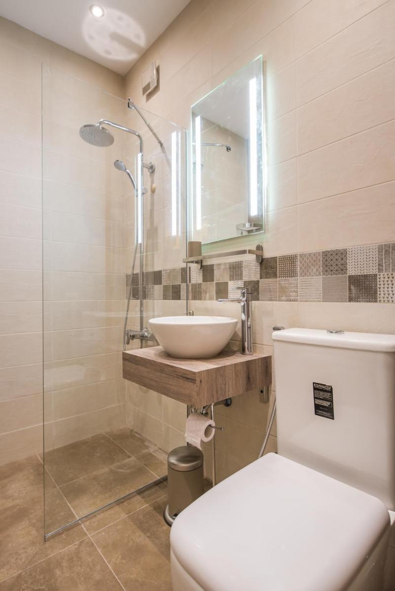 Suitetrails - Designer & Luxurious, Business, One Bedroom Apartment in Top Central Sofia
