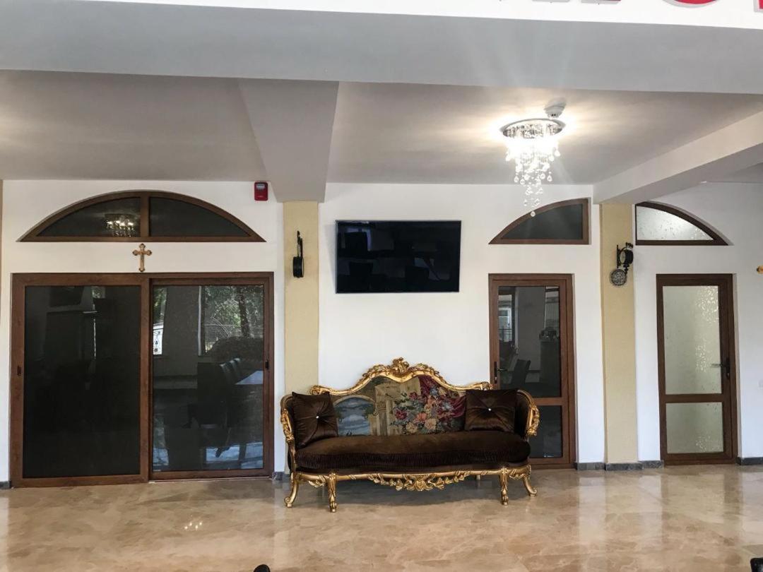Geani - Housity
