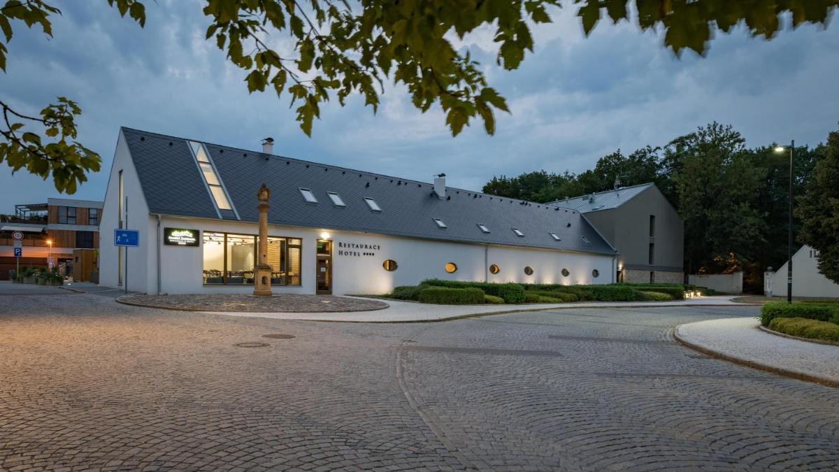 Hotel Panská Zahrada - Housity