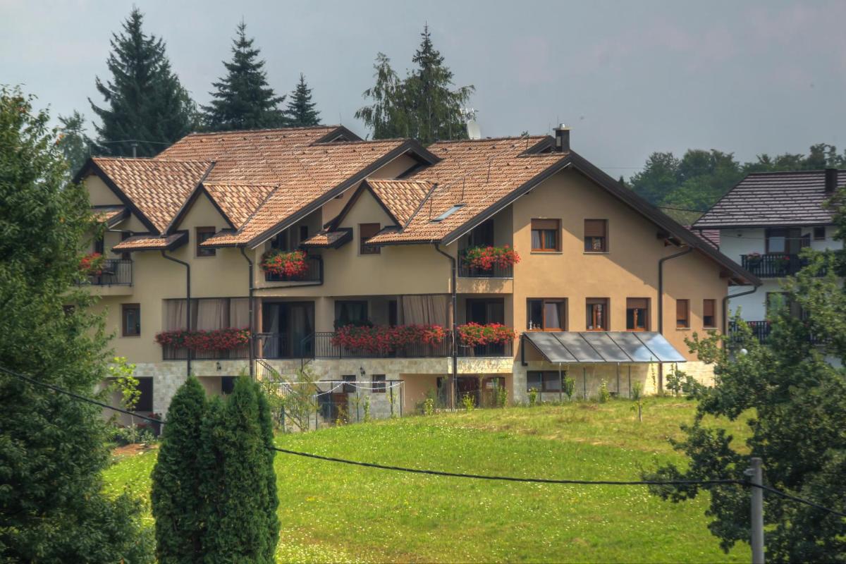 Zrinka House - Housity