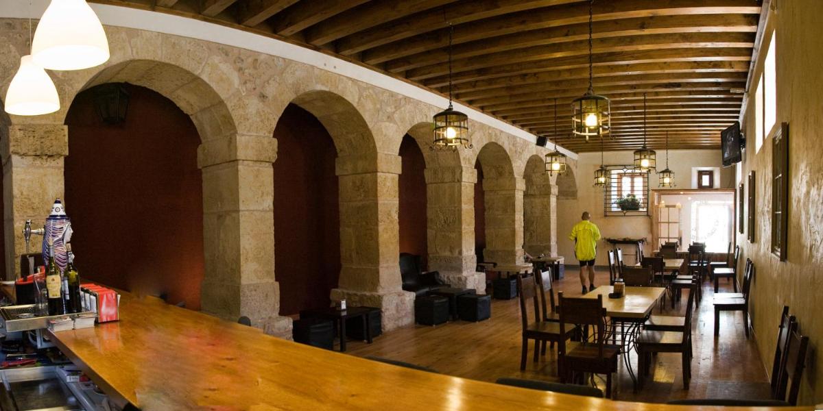 Hotel San Antón Abad - Housity