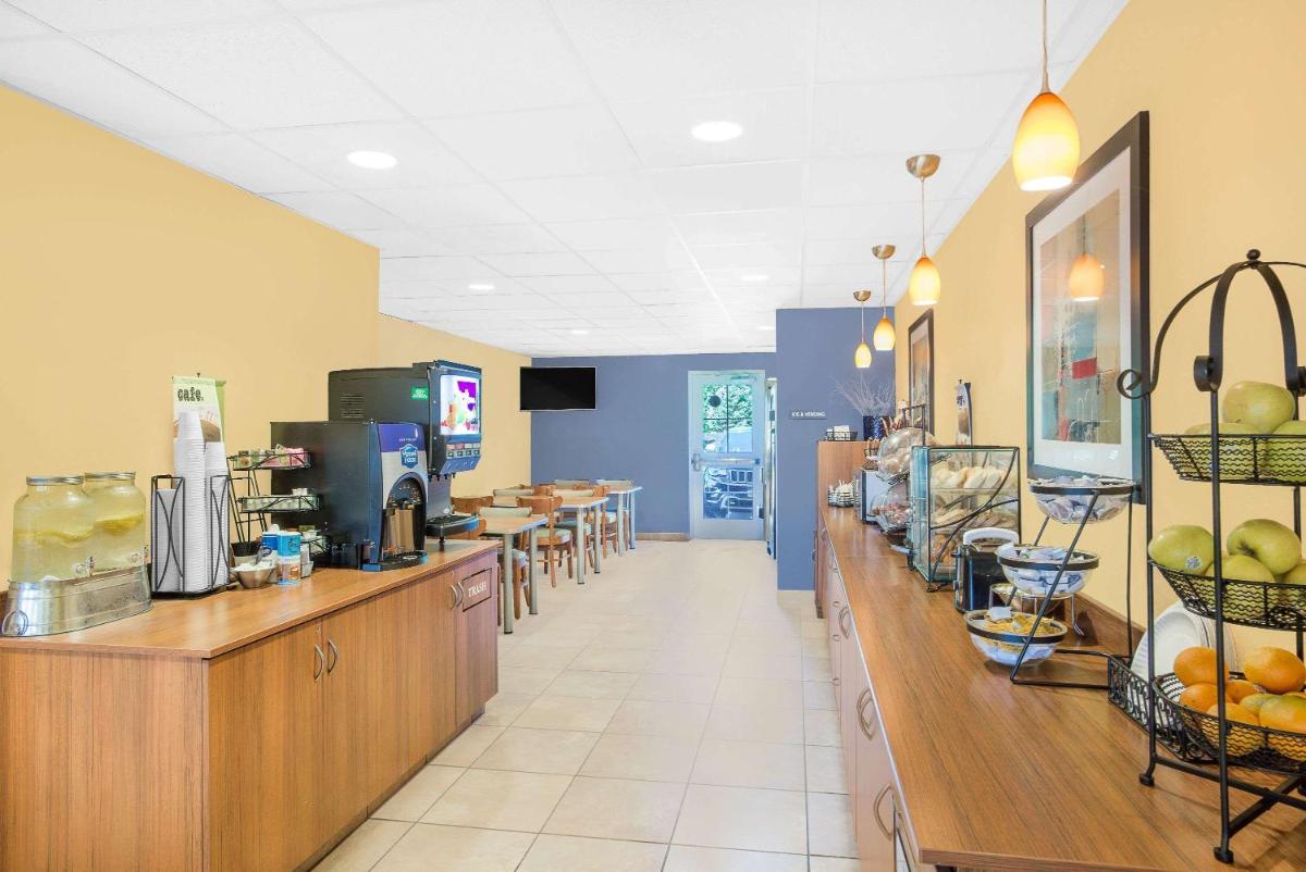 Microtel Inn & Suites Chili/Rochester - Housity