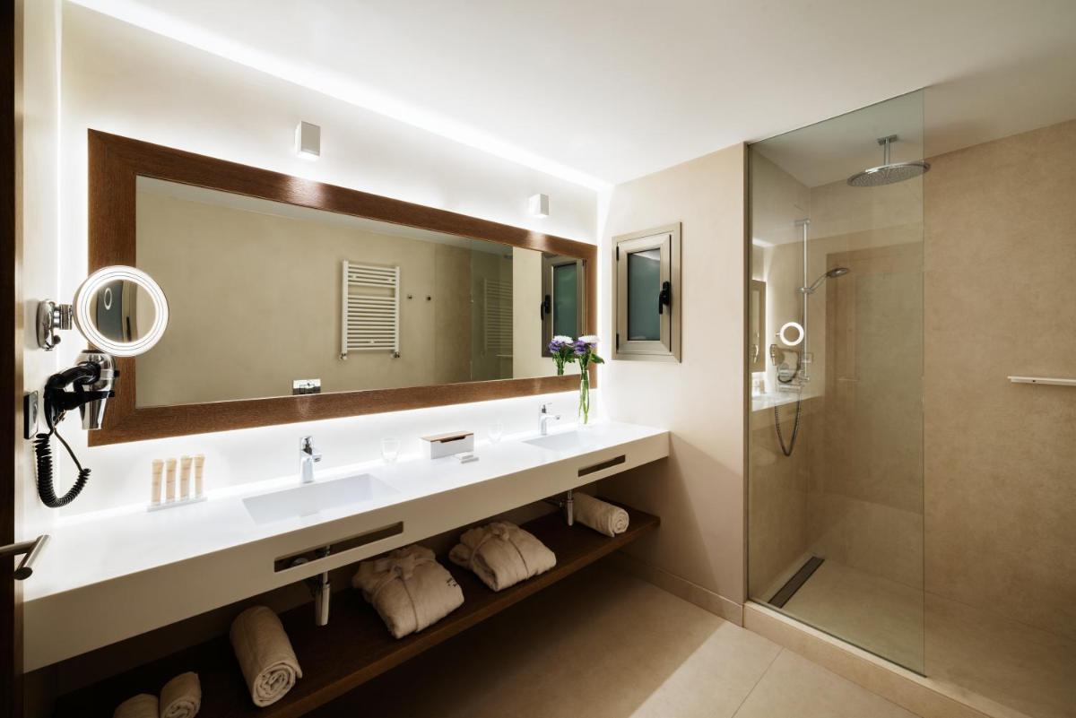 Un baño de Lamaro Hotel