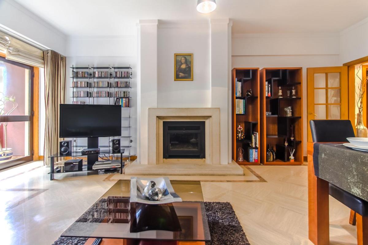 Lisbon Place & Beyond - Housity