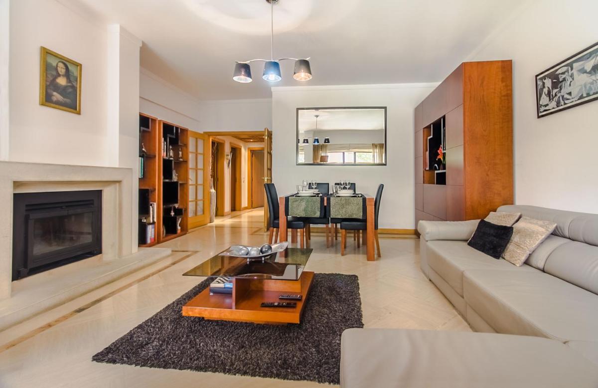 Lisbon Place & Beyond - Housity