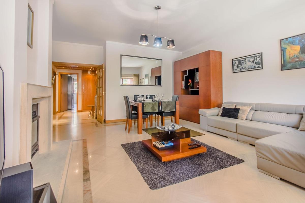 Lisbon Place & Beyond - Housity