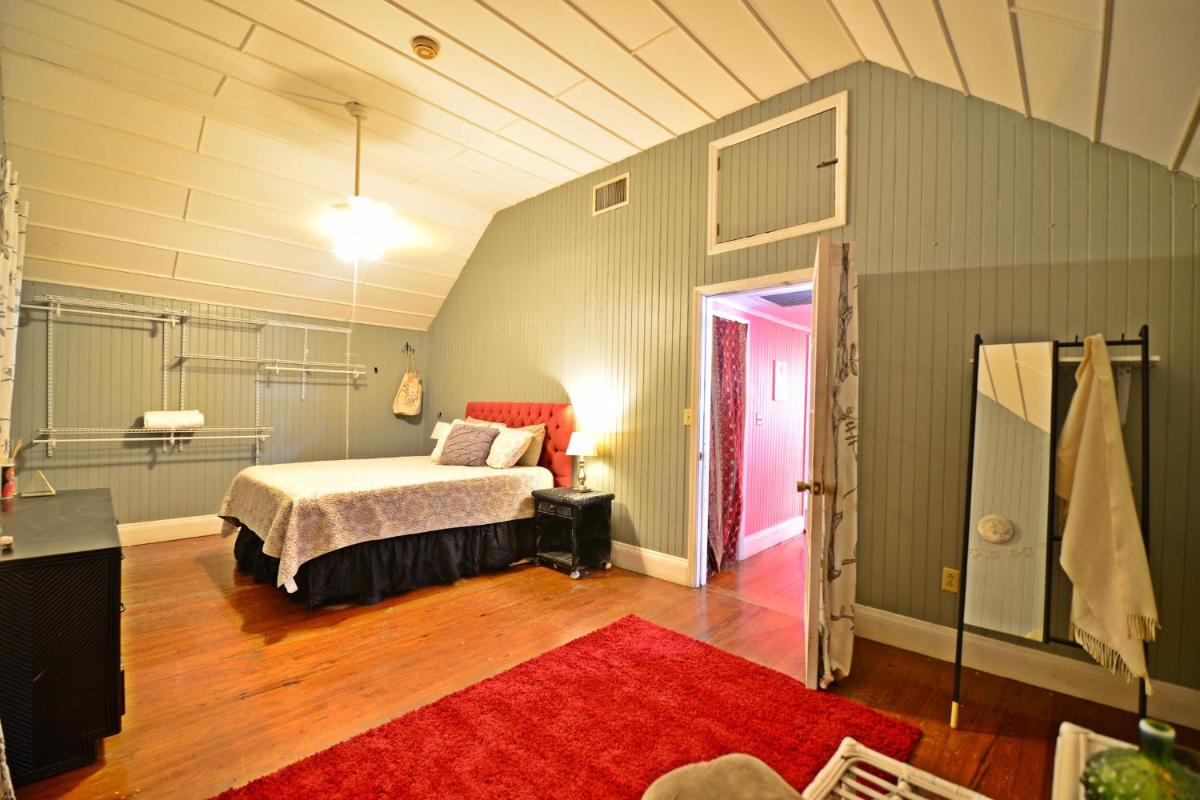 Historic Apartment in the Heart of Christiansted - Housity