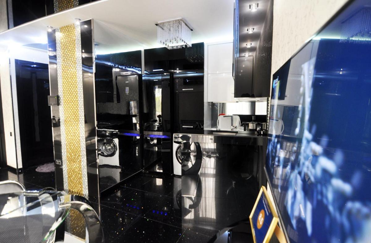 Hotel Chanel Apartments - Housity