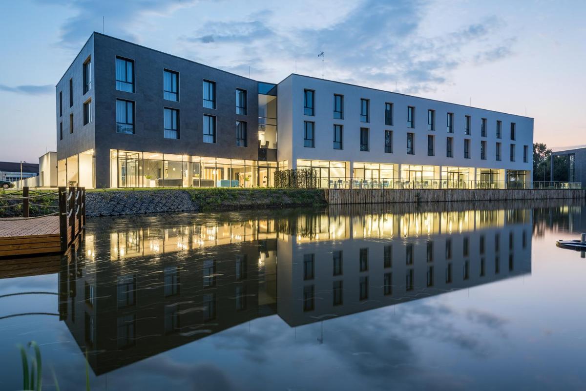 Várda Sport Hotel - Housity