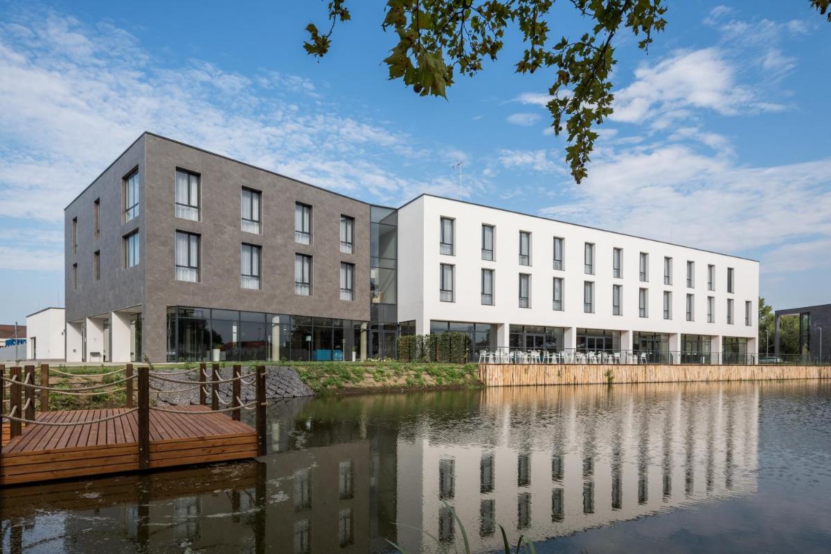 Várda Sport Hotel - Housity