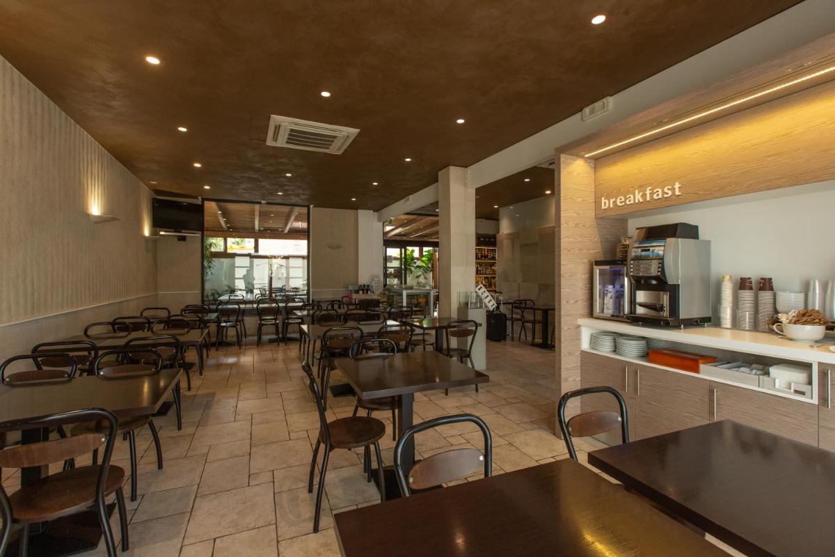Hotel New Bari - Housity