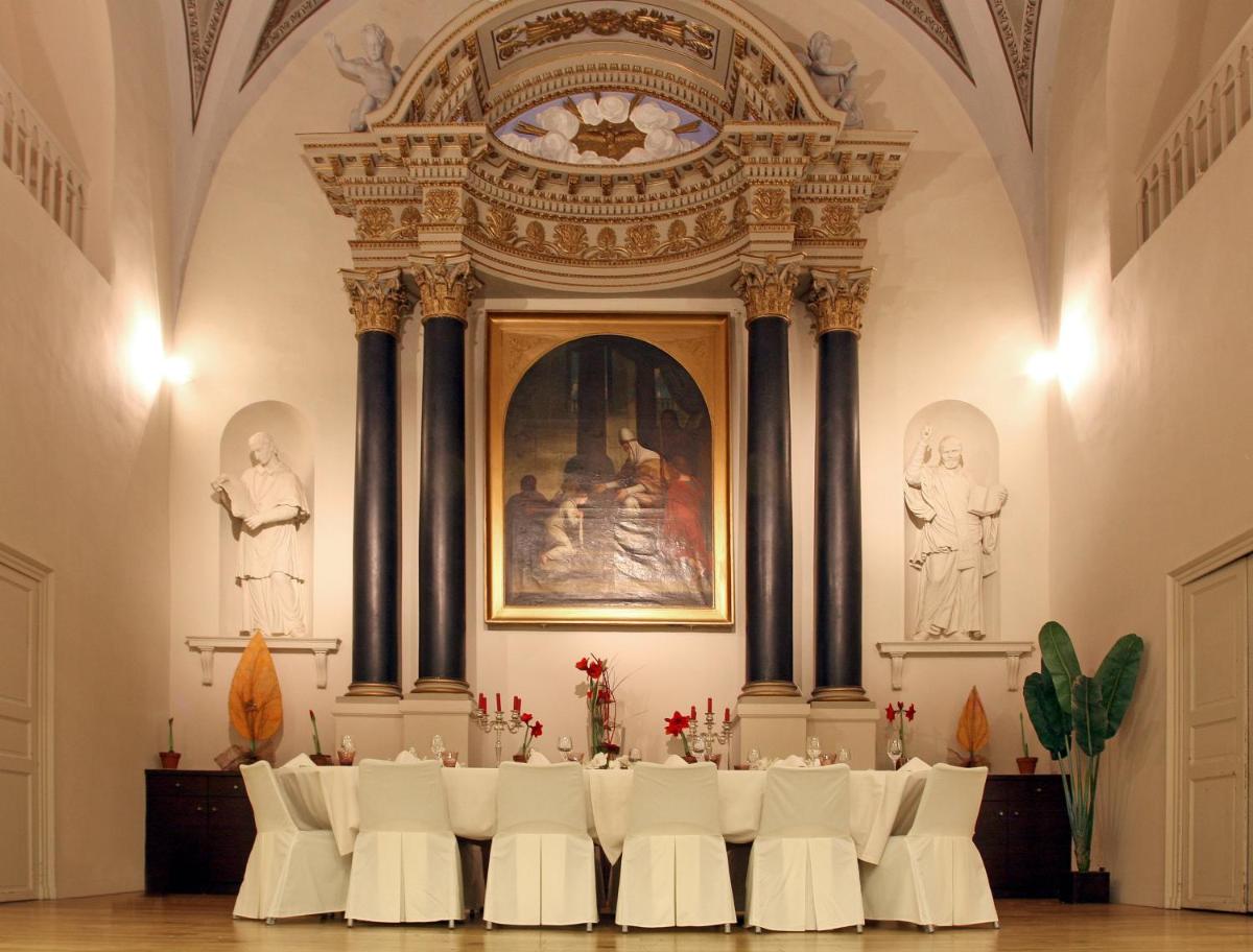 Photo de la galerie de l'établissement Abbaye des Capucins Spa & Resort, à Montauban