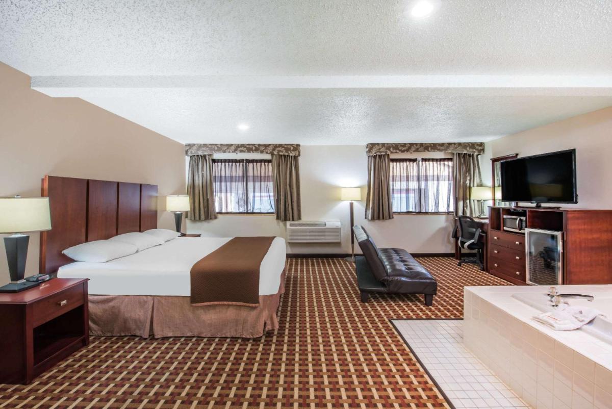 Super 8 by Wyndham Harlingen TX - Housity