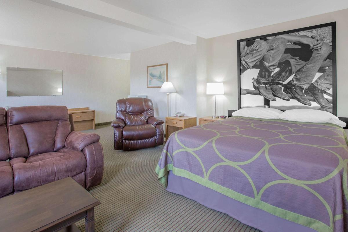 Super 8 by Wyndham Havre - Housity