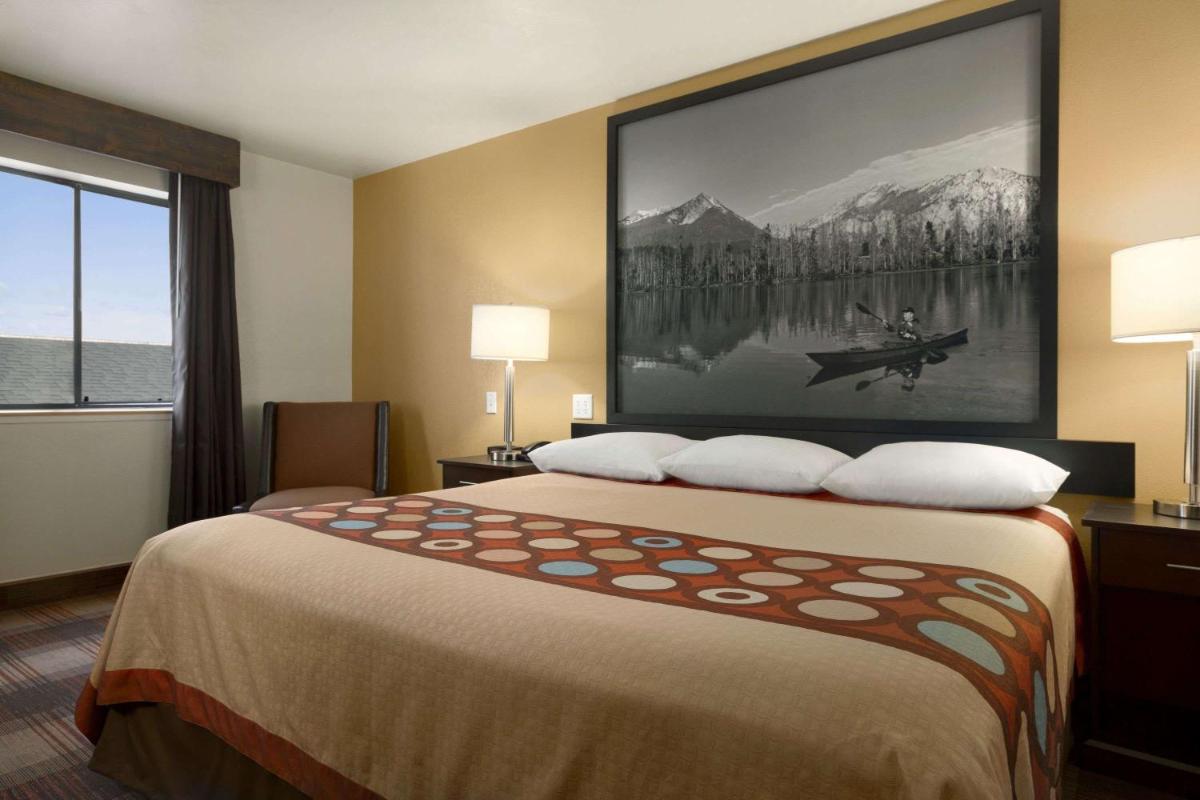 Super 8 by Wyndham Idaho Falls - Housity